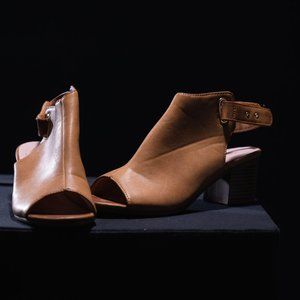 Camel color, Ankle Strap sandals, size 7 1/2